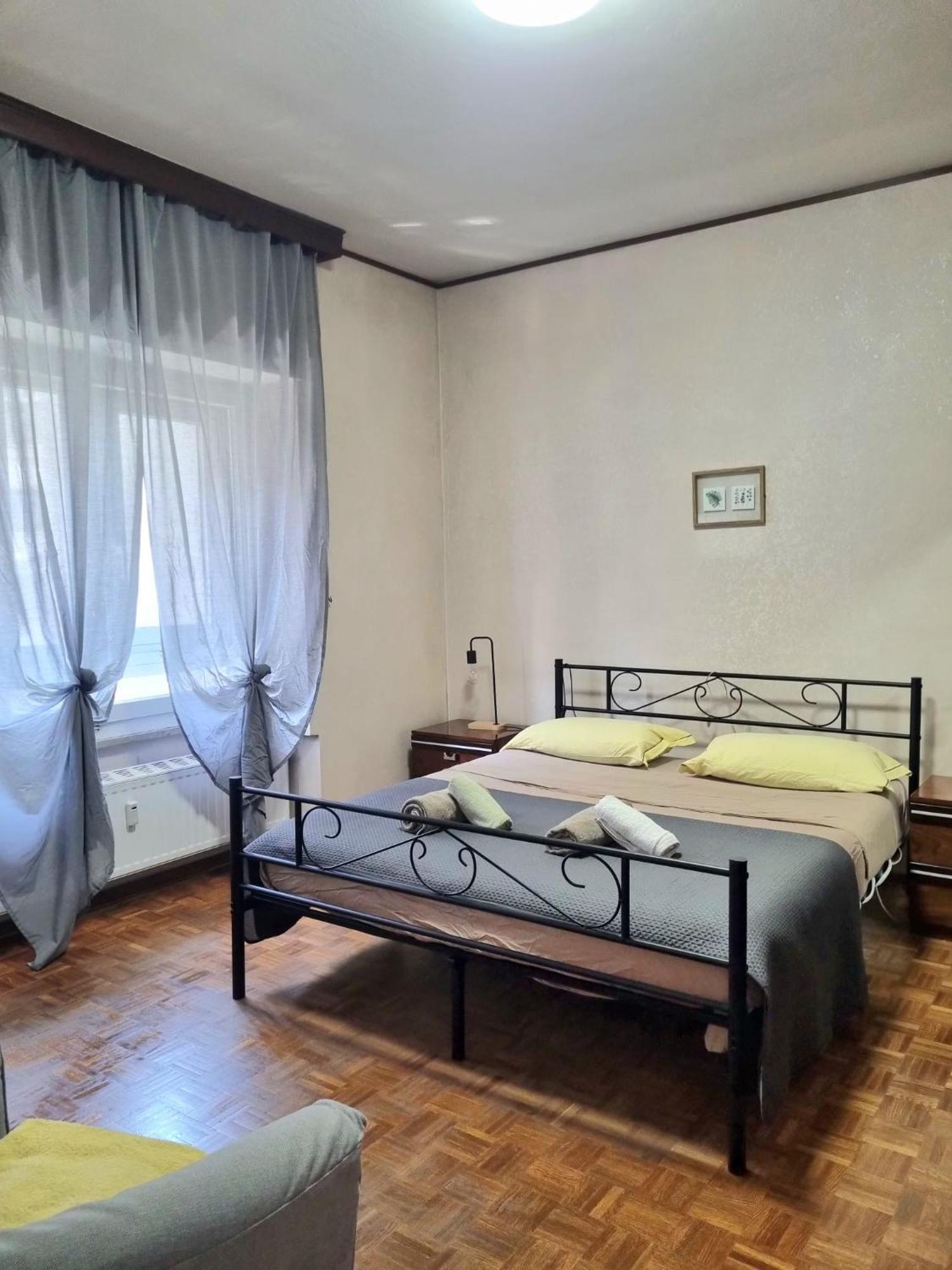 Ultimo Piano Con Parcheggio Apartment Триест Екстериор снимка