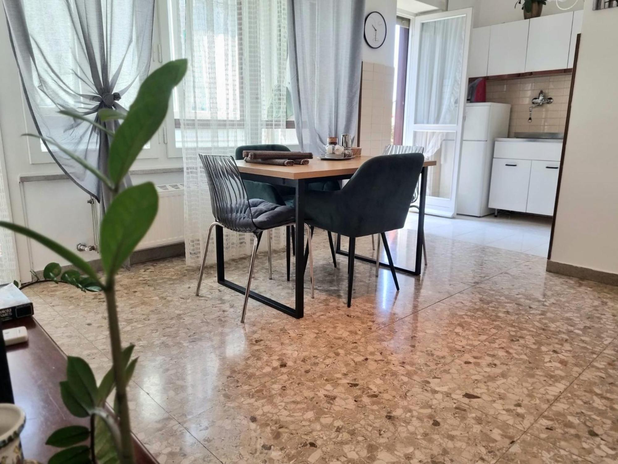 Ultimo Piano Con Parcheggio Apartment Триест Екстериор снимка