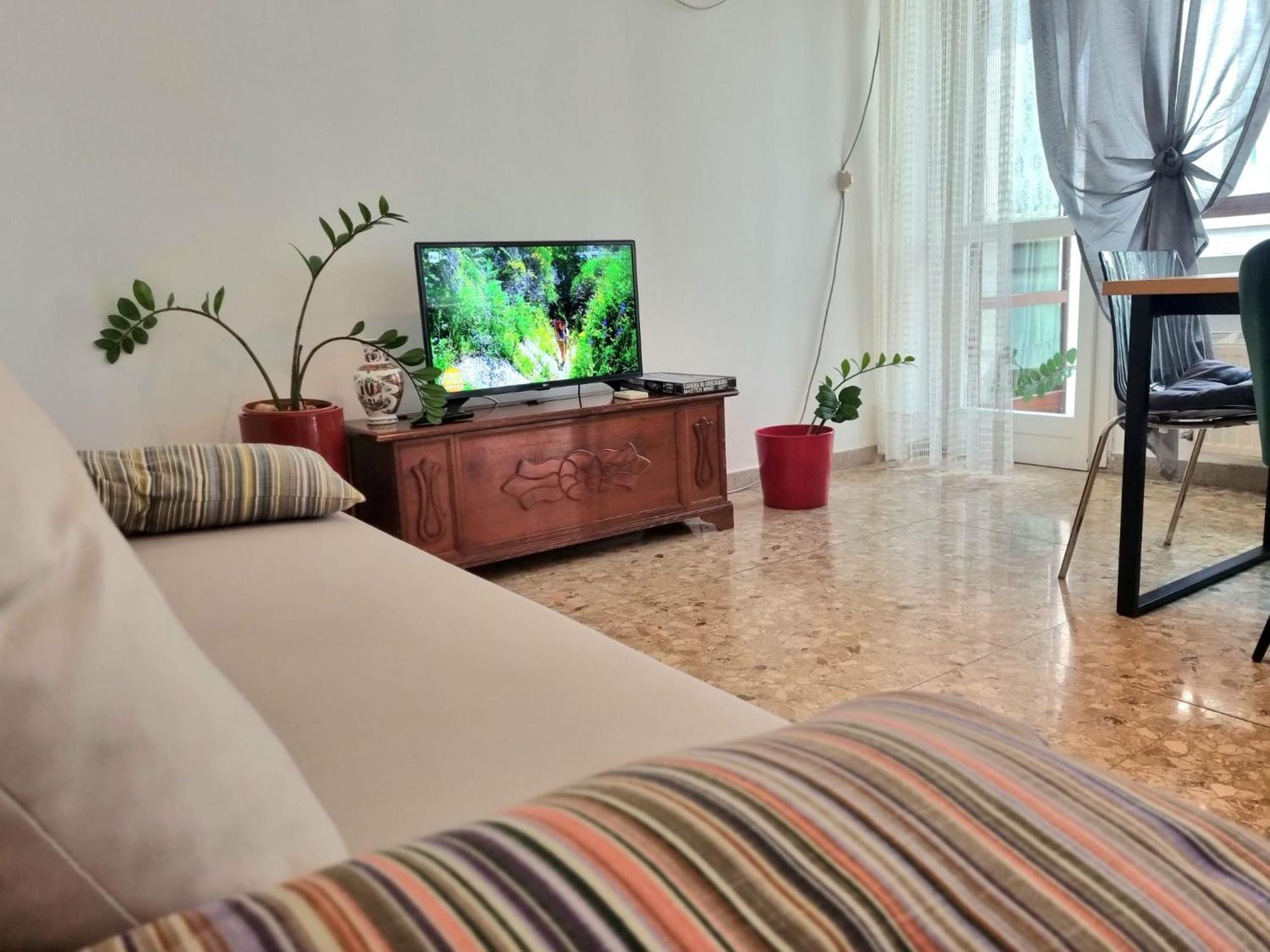 Ultimo Piano Con Parcheggio Apartment Триест Екстериор снимка